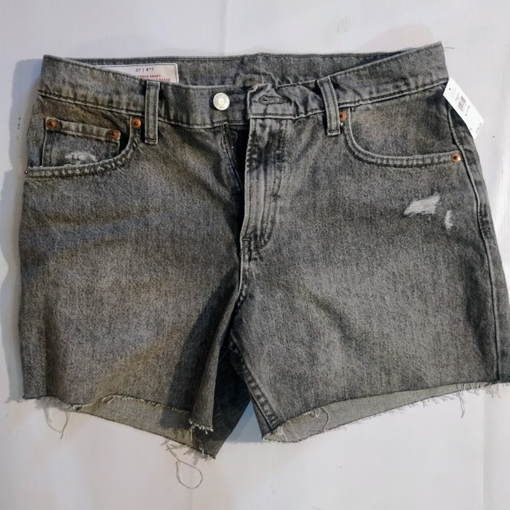 GAP LOW STRIDE JEAN SHORTS
